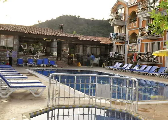 Magic Tulip Hotel 3*