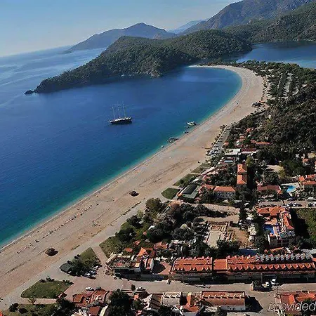 Magic Tulip מלון 3*